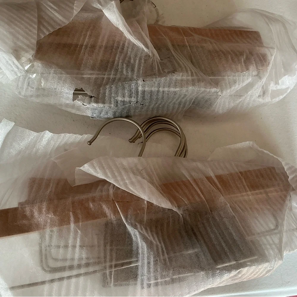 Wooden Hangers Lot of 20 New Pants/Skirts non slip metal clips NAHANCO Box New